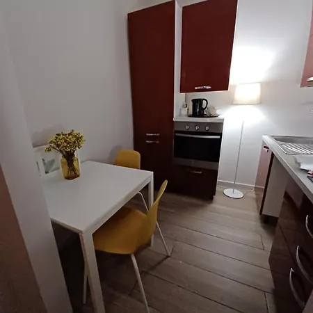 게스트하우스 Gardenia Free Parking 3*